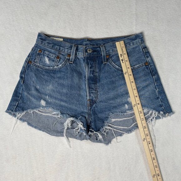 Share Levi’s 501 Shorts Women 28 Classic Blue Denim Cut Offs Mid Rise Button Fly - Picture 2 of 11